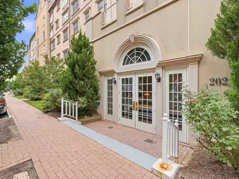 202 Shearwater Ct W #PH-51, Jersey City, NJ 07305