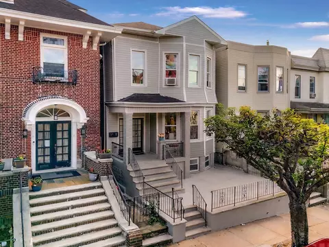 19 Thorne St, Jersey City, NJ 07307
