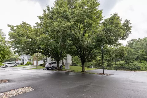 Exterior - 17 Heritage Ct, Ewing Twp, NJ 08628 photo 2 of 4