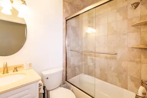 Bath - 17 Heritage Ct, Ewing Twp, NJ 08628 photo 2 of 6