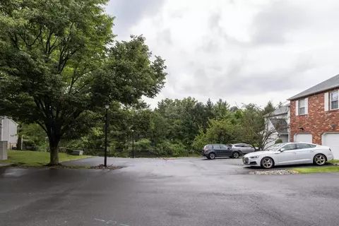 Exterior - 17 Heritage Ct, Ewing Twp, NJ 08628 photo 3 of 4