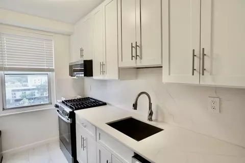 225 St Pauls Ave #8M, Jersey City, NJ 07306