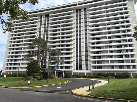 1 Channel Dr #1003, Monmouth Beach, NJ 07750