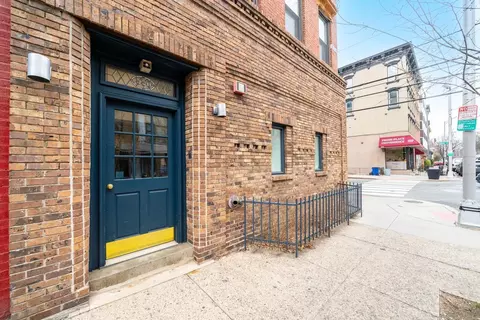 550 1st St #7, Hoboken, NJ 07030