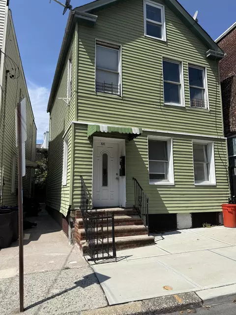 1515 Manhattan Ave, Union City, NJ 07087