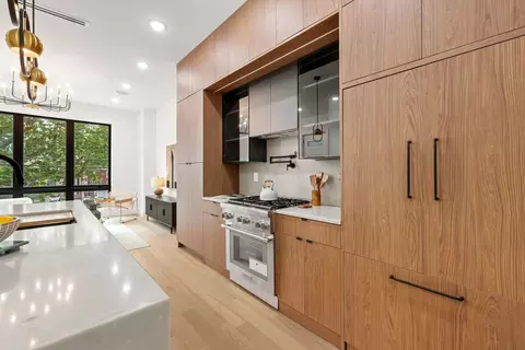 40 Waverly St #1, Jersey City, NJ 07306
