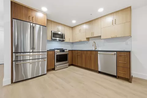 271 Webster Ave #1, Jersey City, NJ 07307