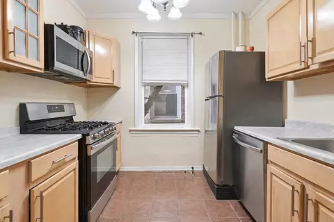 325 79th St #13, North Bergen, NJ 07047