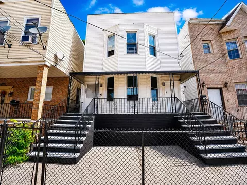 164 Bayview Ave, Jersey City, NJ 07305
