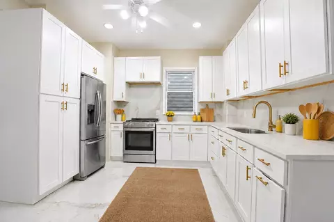 164 Bayview Ave, Jersey City, NJ 07305
