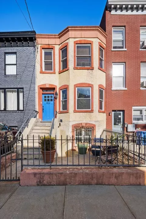302 4th St, Jersey City, NJ 07302