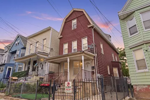 44 Dwight St, Jersey City, NJ 07305