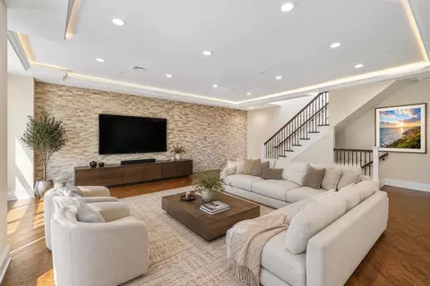 20 Marquis Ct #20, Edgewater, NJ 07020