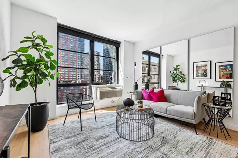 160 1st St #1004, Jersey City, NJ 07302