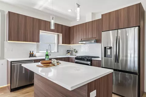 161 Woodlawn Ave #3, Jersey City, NJ 07305