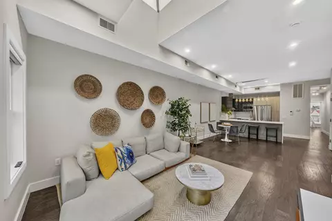 618 Madison St #4, Hoboken, NJ 07030