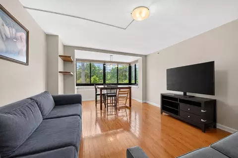 700 Grove St #2L, Jersey City, NJ 07310
