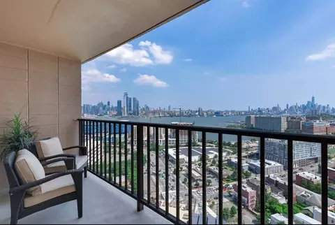 380 Mountain Rd #911, Union City, NJ 07087
