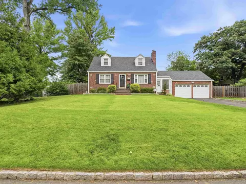 2025 Hill Top Rd, Scotch Plains, NJ 07076