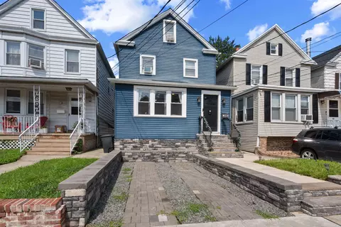 93 W 27th St, Bayonne, NJ 07002