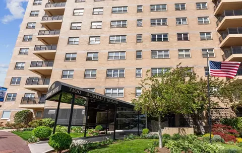 7100 Blvd E #6K, Guttenberg, NJ 07093