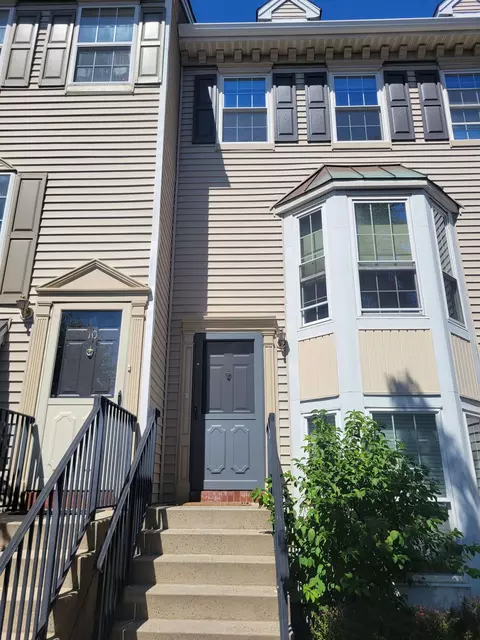 9 Cottonwood St, Jersey City, NJ 07305