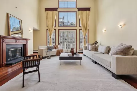30 Half Moon Isle, Jersey City, NJ 07305