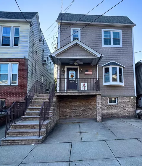 33 Kelly Pkwy, Bayonne, NJ 07002