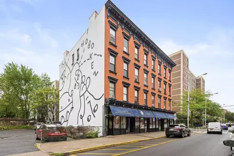 452 1st St #4, Hoboken, NJ 07030