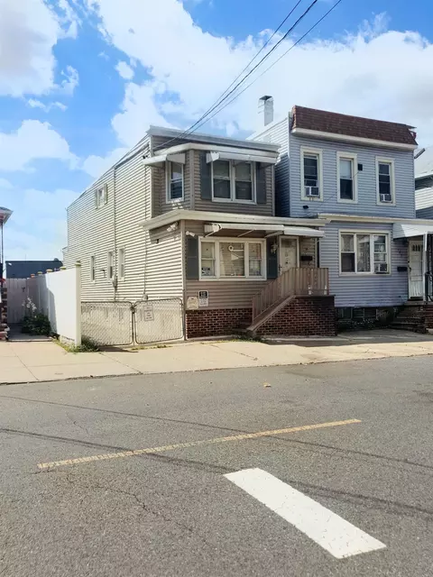 105 Mcadoo Ave, Jersey City, NJ 07305