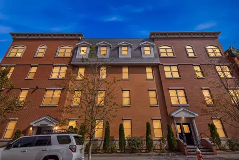 974 Summit Ave #401, Jersey City, NJ 07307