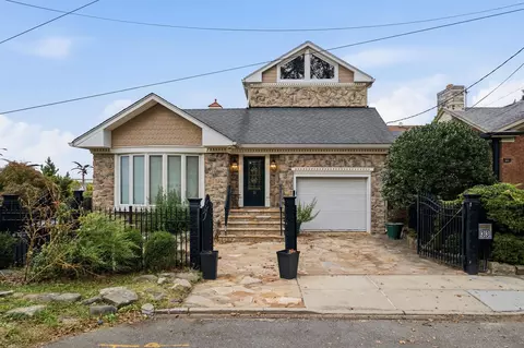 33 Roosevelt Ter, Bayonne, NJ 07002