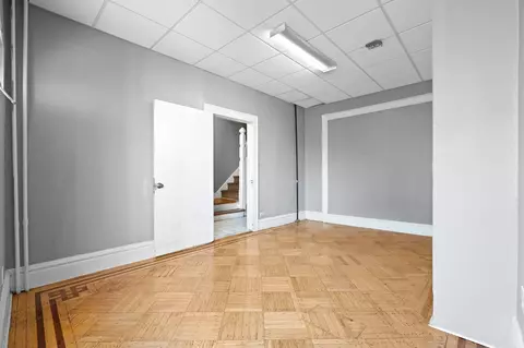 813 Montgomery St, Jersey City, NJ 07306