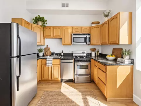 231 Grand St #5R, Hoboken, NJ 07030