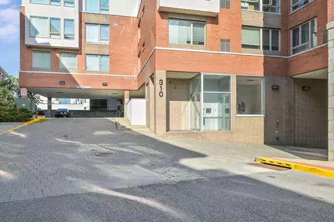 310 Cliff Ln #2D, Cliffside Park, NJ 07010