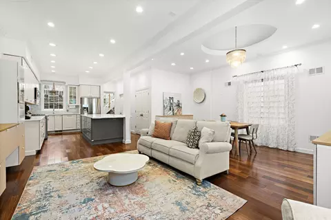 147 Manhattan Ave, Jersey City, NJ 07307