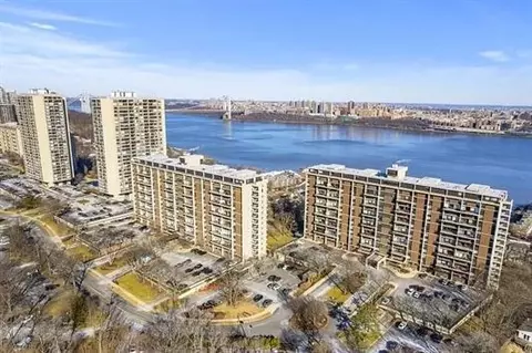 4 Horizon Rd #1207, Fort Lee, NJ 07024