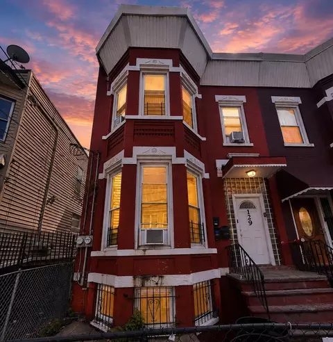 129 Kearney Ave, Jersey City, NJ 07305