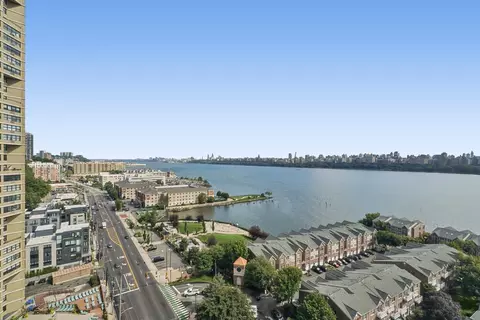 7002 Blvd E #18B, Guttenberg, NJ 07093