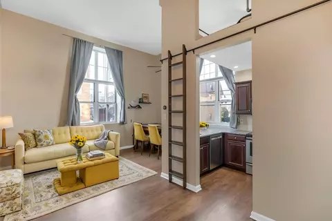 450 7th St #1D, Hoboken, NJ 07030