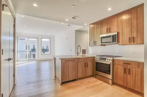 921 Madison St #303, Hoboken, NJ 07030