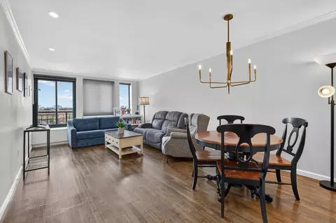 205 10th St #8T, Jersey City, NJ 07302