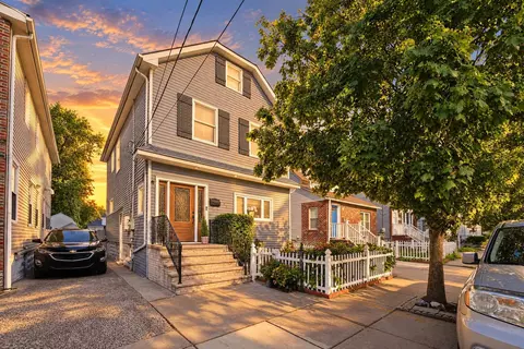 127 W 55th St, Bayonne, NJ 07002