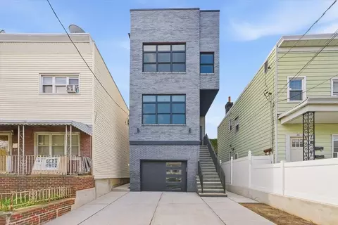 24 W 19th St, Bayonne, NJ 07002