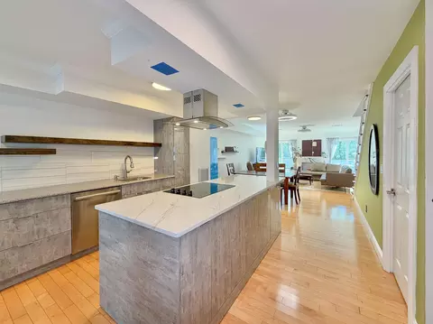 2330 5th St #8, Fort Lee, NJ 07024