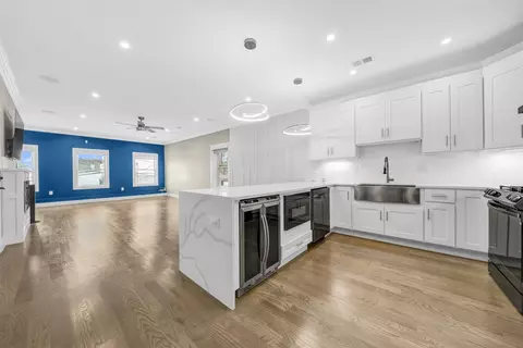 9 Stagg St #2, Jersey City, NJ 07306