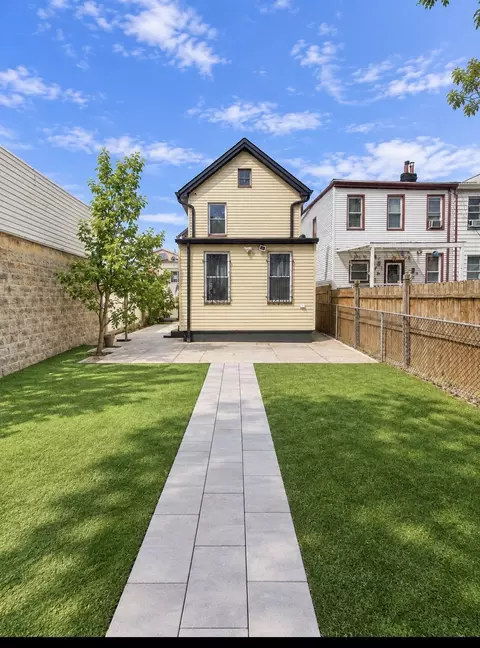 10 Long St, Jersey City, NJ 07305