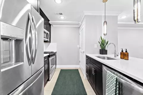 175 Van Horne St #2, Jersey City, NJ 07304