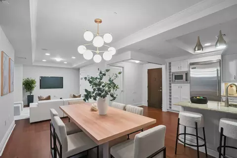 22 Oxford Lndg, Weehawken, NJ 07086