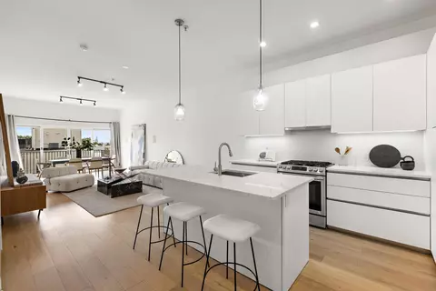 194 Cambridge Ave #3, Jersey City, NJ 07307